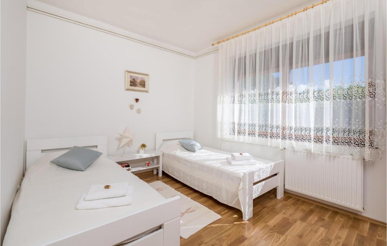 4 Bedroom Nice Apartment In オパティヤ エクステリア 写真